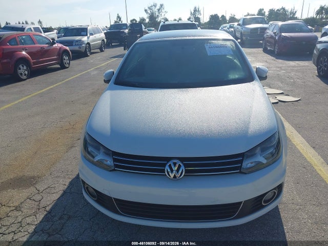 2015 Volkswagen Eos Komfort Edition მანქანა იყიდება აუქციონზე, vin: WVWBW8AH9FV001055, აუქციონის ნომერი: 46106092
