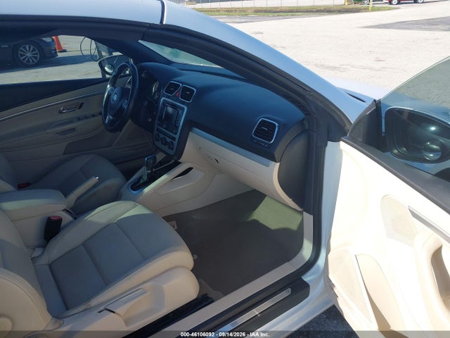 2015 Volkswagen Eos Komfort Edition მანქანა იყიდება აუქციონზე, vin: WVWBW8AH9FV001055, აუქციონის ნომერი: 46106092