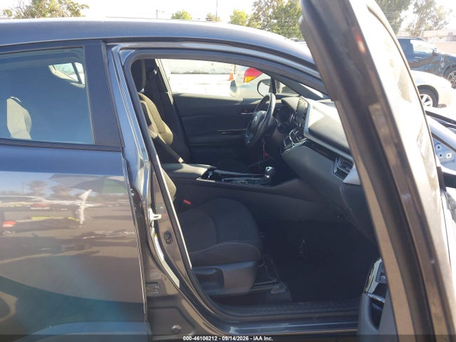 JTNKHMBX4K1022143 Toyota C-HR XLE