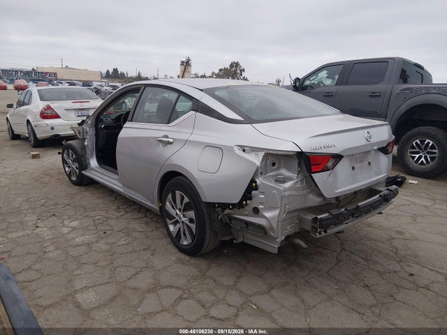 46106230 :رقم المزاد ، 1N4BL4BV3NN395274 vin ، 2022 Nissan Altima S Fwd مزاد بيع