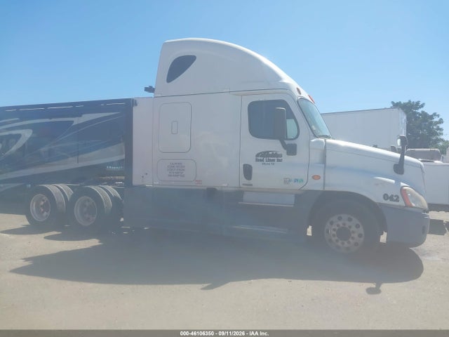 Продажа на аукционе авто 2016 Freightliner Cascadia 125, vin: 3AKJGLDR0GSHF1582, номер лота: 46106350