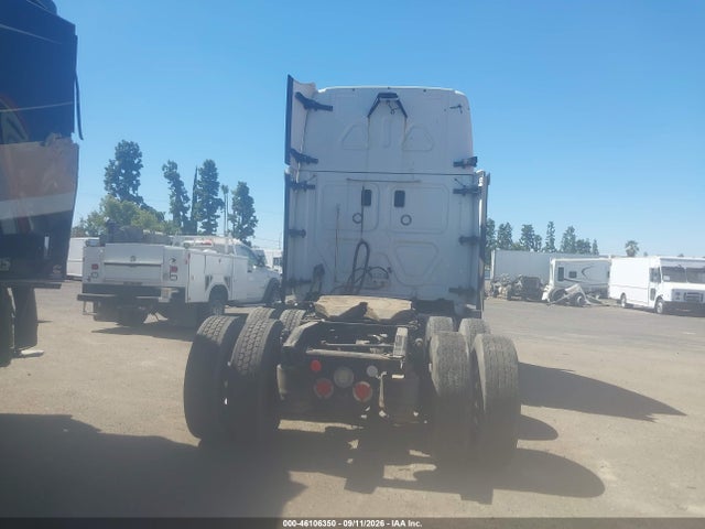 Продажа на аукционе авто 2016 Freightliner Cascadia 125, vin: 3AKJGLDR0GSHF1582, номер лота: 46106350