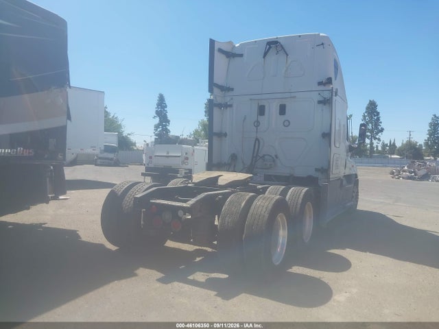 Продажа на аукционе авто 2016 Freightliner Cascadia 125, vin: 3AKJGLDR0GSHF1582, номер лота: 46106350