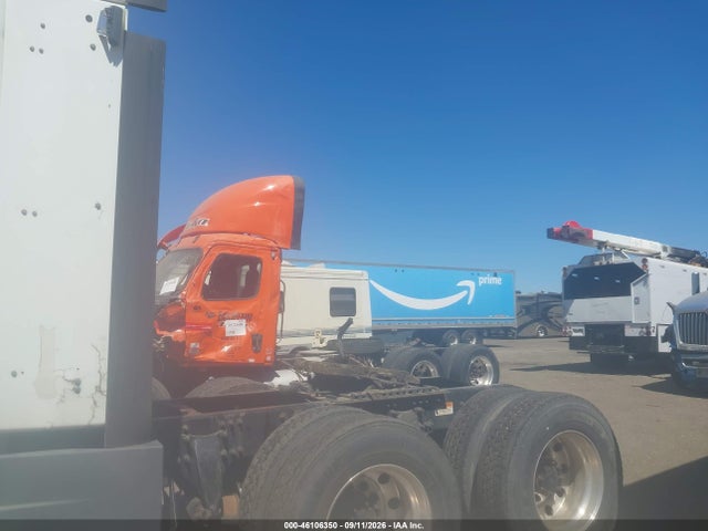Продажа на аукционе авто 2016 Freightliner Cascadia 125, vin: 3AKJGLDR0GSHF1582, номер лота: 46106350