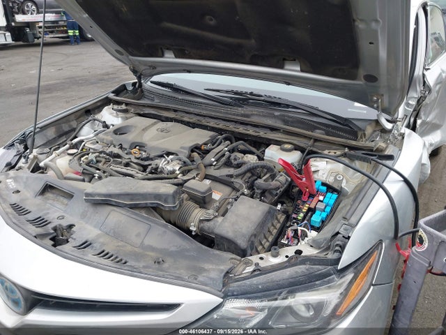 46106437 :رقم المزاد ، 4T1G31AKXNU573320 vin ، 2022 Toyota Camry Se Hybrid مزاد بيع