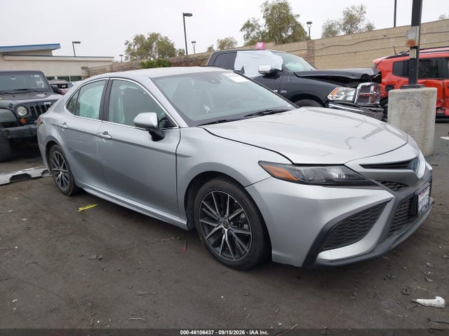 46106437 :رقم المزاد ، 4T1G31AKXNU573320 vin ، 2022 Toyota Camry Se Hybrid مزاد بيع