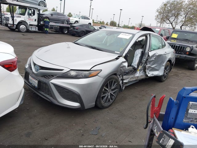 46106437 :رقم المزاد ، 4T1G31AKXNU573320 vin ، 2022 Toyota Camry Se Hybrid مزاد بيع