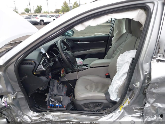 46106437 :رقم المزاد ، 4T1G31AKXNU573320 vin ، 2022 Toyota Camry Se Hybrid مزاد بيع