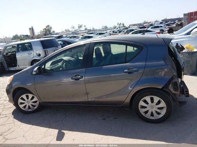 2014 Toyota Prius C One მანქანა იყიდება აუქციონზე, vin: JTDKDTB35E1076594, აუქციონის ნომერი: 46106440