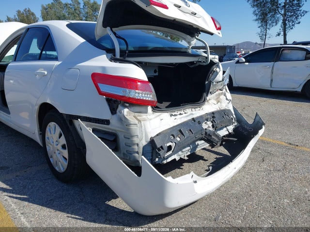 46106471 :رقم المزاد ، 4T1BF3EK6BU770987 vin ، 2011 Toyota Camry Le مزاد بيع