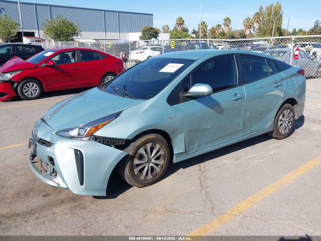 JTDKARFU1L3111664 Toyota Prius L Eco