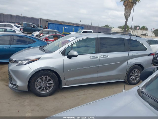 Toyota SIENNA XLE 2021 5TDYRKEC1MS045684 Image 15