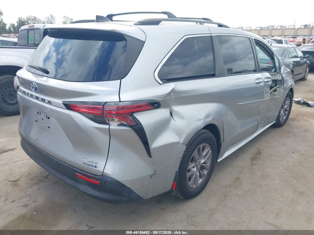 Toyota SIENNA XLE 2021 5TDYRKEC1MS045684 Image 4
