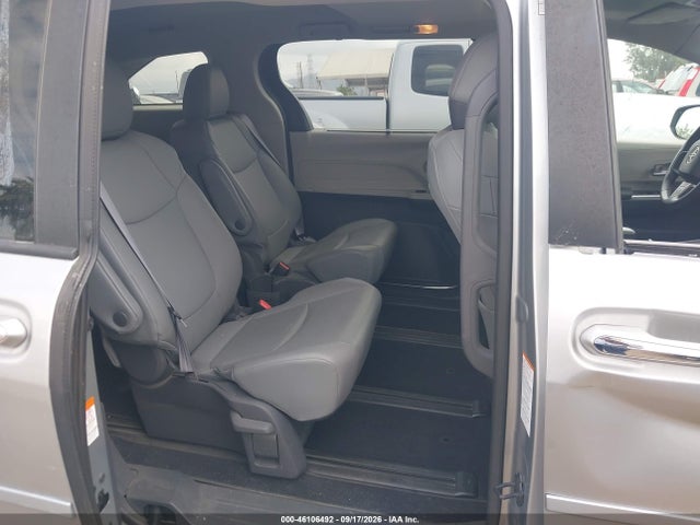 Toyota SIENNA XLE 2021 5TDYRKEC1MS045684 Image 8