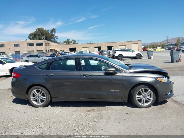 2016 Ford Fusion Hybrid Titanium მანქანა იყიდება აუქციონზე, vin: 3FA6P0RU6GR240374, აუქციონის ნომერი: 46106561