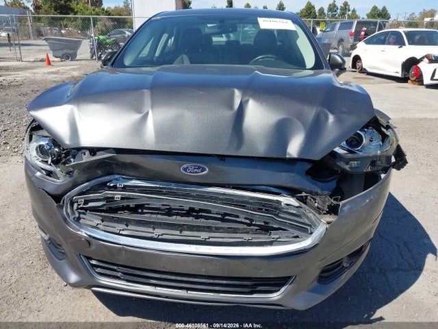 2016 Ford Fusion Hybrid Titanium მანქანა იყიდება აუქციონზე, vin: 3FA6P0RU6GR240374, აუქციონის ნომერი: 46106561