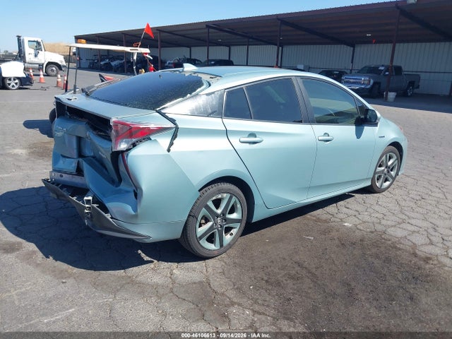 Toyota Prius Three Touring 2017 JTDKARFU9H3033139 Image 4