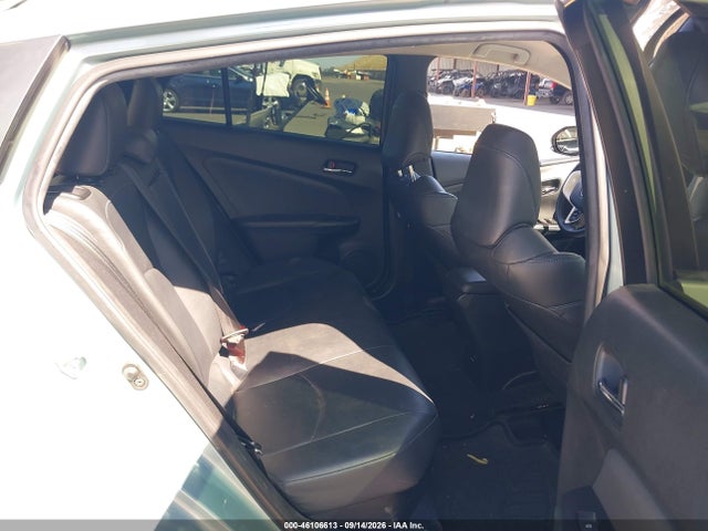Toyota Prius Three Touring 2017 JTDKARFU9H3033139 Image 8