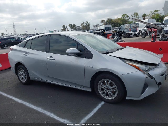 Toyota Prius Two 2017 JTDKBRFU6H3031801 Image 13