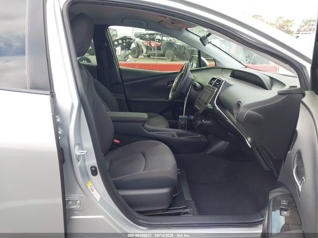 Toyota Prius Two 2017 JTDKBRFU6H3031801 Image 5