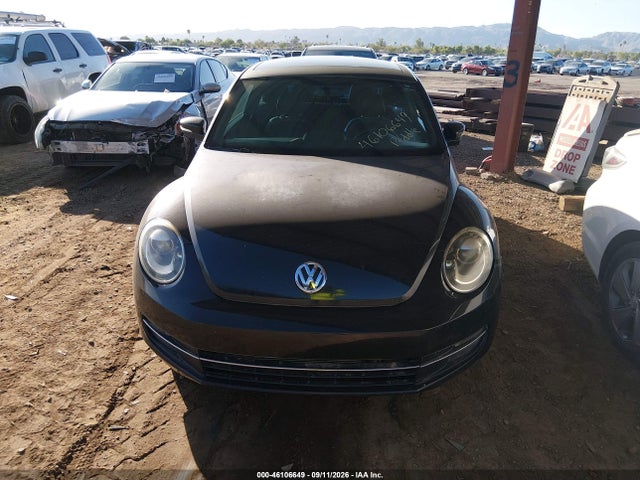 2013 Volkswagen Beetle 2.0t Turbo მანქანა იყიდება აუქციონზე, vin: 3VWVA7AT5DM606804, აუქციონის ნომერი: 46106649