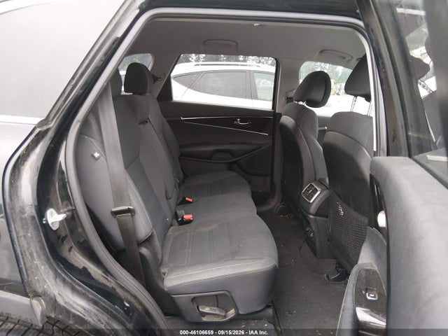 5XYPGDA57GG142068 KIA Sorento 3.3l Lx