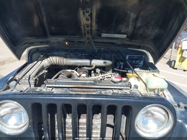 46106693 :رقم المزاد ، 1J4F449S04P717743 vin ، 2004 Jeep Wrangler Sport Rhd مزاد بيع