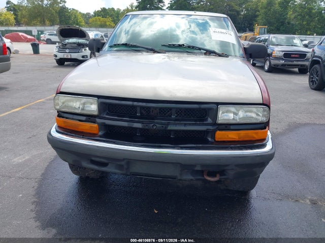 46106976 :رقم المزاد ، 1GCDT13W22K209911 vin ، 2002 Chevrolet S-10 Ls مزاد بيع