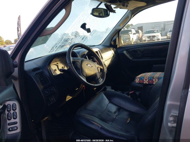 2004 Ford Escape Limited მანქანა იყიდება აუქციონზე, vin: 1FMCU041X4KB18986, აუქციონის ნომერი: 46107080