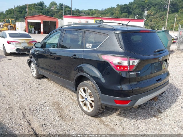 46107109 :رقم المزاد ، 1FMCU9G92HUB13734 vin ، 2017 Ford Escape Se مزاد بيع