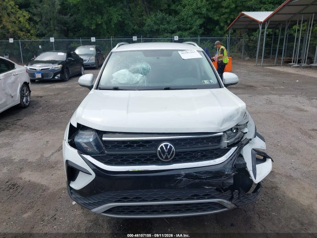 46107155 :رقم المزاد ، 3VVRX7B22NM063990 vin ، 2022 Volkswagen Taos 1.5t Se مزاد بيع