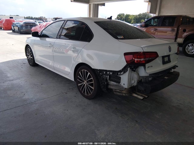 2016 Volkswagen Jetta 1.8t Sport მანქანა იყიდება აუქციონზე, vin: 3VWD17AJ2GM392563, აუქციონის ნომერი: 46107159