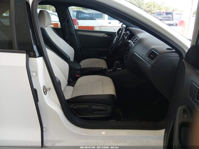 2016 Volkswagen Jetta 1.8t Sport მანქანა იყიდება აუქციონზე, vin: 3VWD17AJ2GM392563, აუქციონის ნომერი: 46107159