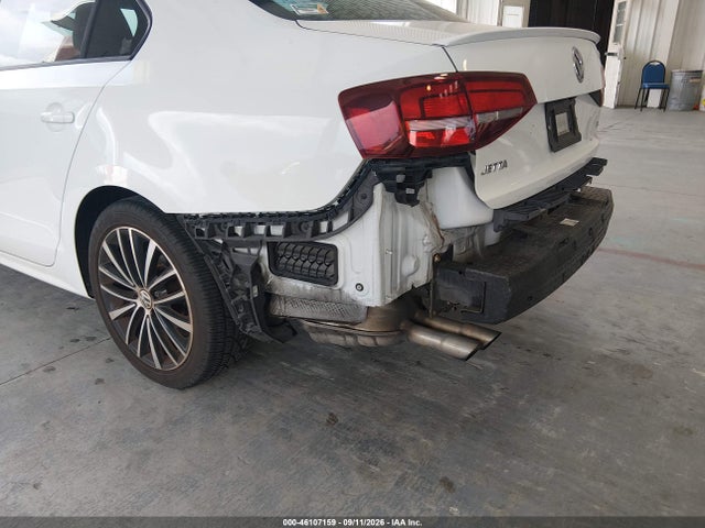 2016 Volkswagen Jetta 1.8t Sport მანქანა იყიდება აუქციონზე, vin: 3VWD17AJ2GM392563, აუქციონის ნომერი: 46107159