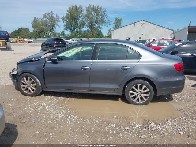 46107321 :رقم المزاد ، 3VWD17AJ4EM329378 vin ، 2014 Volkswagen Jetta 1.8t Se مزاد بيع