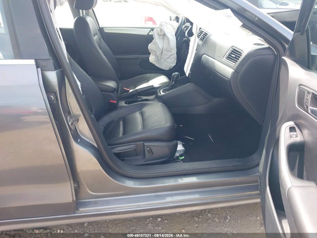 46107321 :رقم المزاد ، 3VWD17AJ4EM329378 vin ، 2014 Volkswagen Jetta 1.8t Se مزاد بيع