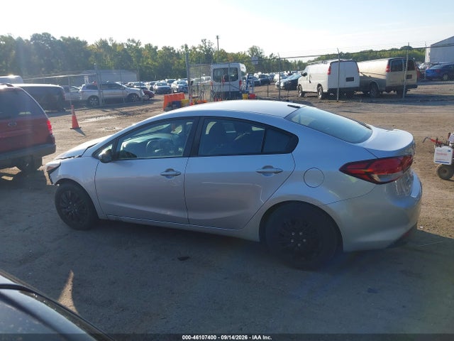 2017 Kia Forte Lx მანქანა იყიდება აუქციონზე, vin: 3KPFK4A7XHE108586, აუქციონის ნომერი: 46107400