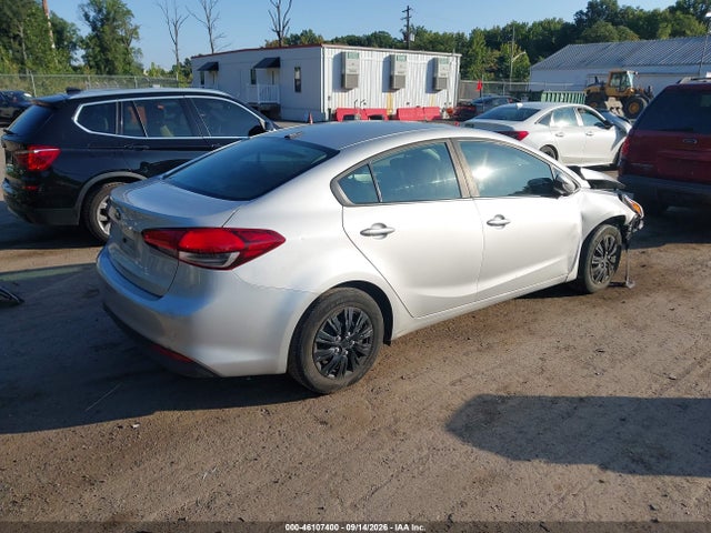 2017 Kia Forte Lx მანქანა იყიდება აუქციონზე, vin: 3KPFK4A7XHE108586, აუქციონის ნომერი: 46107400