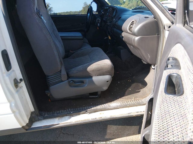 Продаж на аукціоні авто 2000 Dodge Ram 1500 St, vin: 3B7HF13Z2YM207631, номер лоту: 46107408