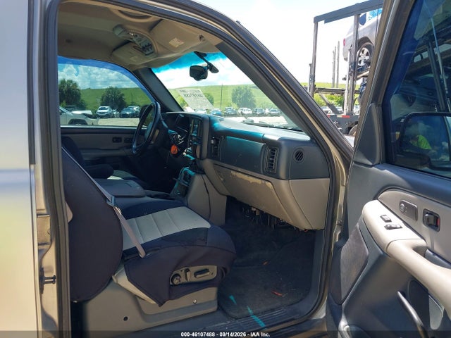 46107488 :رقم المزاد ، 3GNFK16T0YG119600 vin ، 2000 Chevrolet Suburban K1500 مزاد بيع