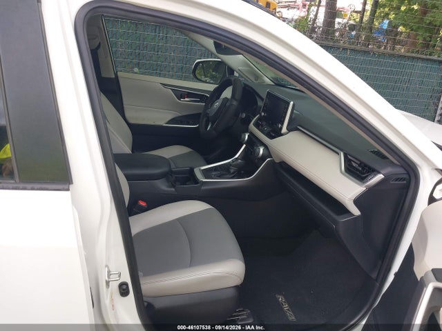 Продажа на аукционе авто 2019 Toyota Rav4 Xle Premium, vin: JTMA1RFV2KD017094, номер лота: 46107538
