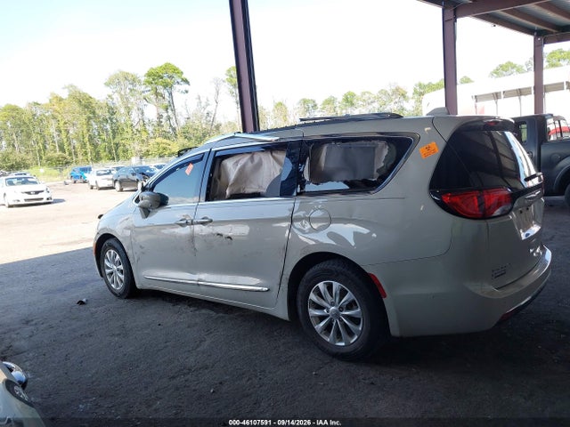 2019 Chrysler Pacifica Touring L მანქანა იყიდება აუქციონზე, vin: 2C4RC1BG8KR588026, აუქციონის ნომერი: 46107591
