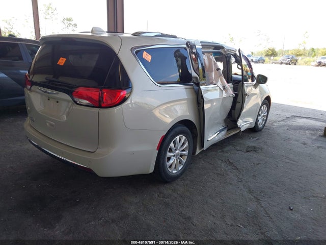 2019 Chrysler Pacifica Touring L მანქანა იყიდება აუქციონზე, vin: 2C4RC1BG8KR588026, აუქციონის ნომერი: 46107591