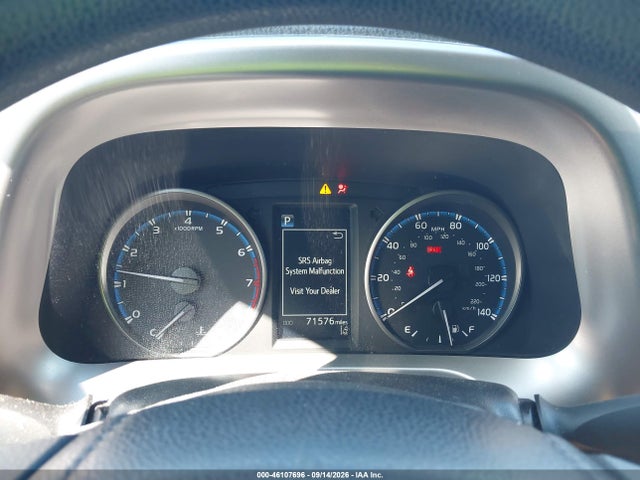 Продажа на аукционе авто 2017 Toyota Rav4 Le, vin: JTMBFREV9HJ140859, номер лота: 46107696
