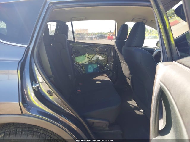 Продажа на аукционе авто 2017 Toyota Rav4 Le, vin: JTMBFREV9HJ140859, номер лота: 46107696