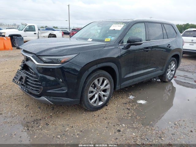 Toyota Grand Highlander Limited 2024 5TDAAAB52RS039764 Image 2