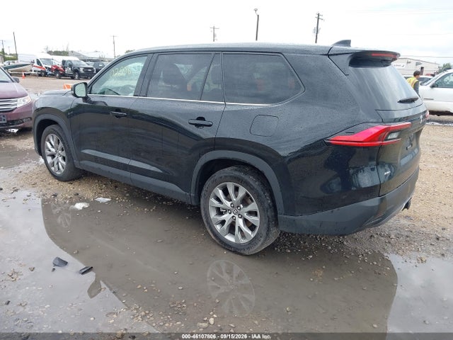 Toyota Grand Highlander Limited 2024 5TDAAAB52RS039764 Image 3