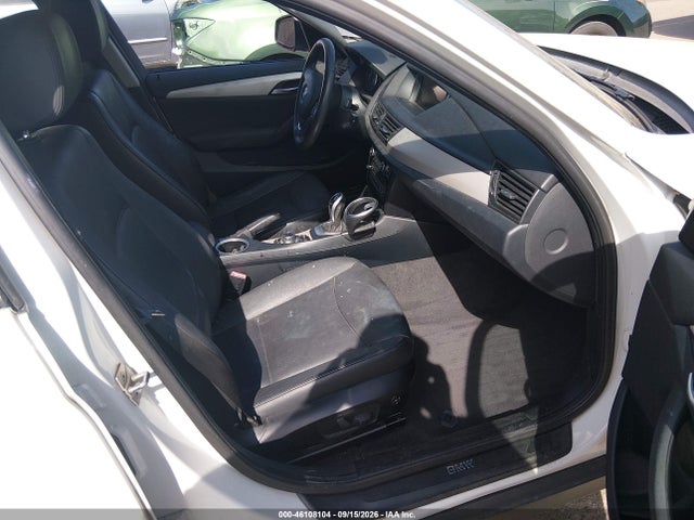 2015 Bmw X1 Xdrive28i მანქანა იყიდება აუქციონზე, vin: WBAVL1C53FVY28336, აუქციონის ნომერი: 46108104