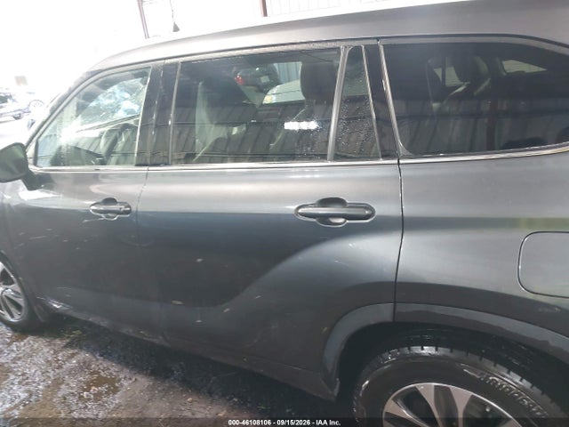 46108106 :رقم المزاد ، 5TDGZRBH8NS247945 vin ، 2022 Toyota Highlander Xle مزاد بيع