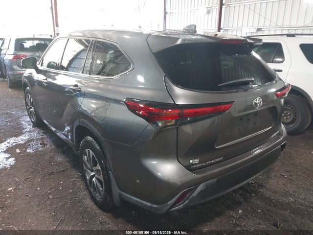 46108106 :رقم المزاد ، 5TDGZRBH8NS247945 vin ، 2022 Toyota Highlander Xle مزاد بيع